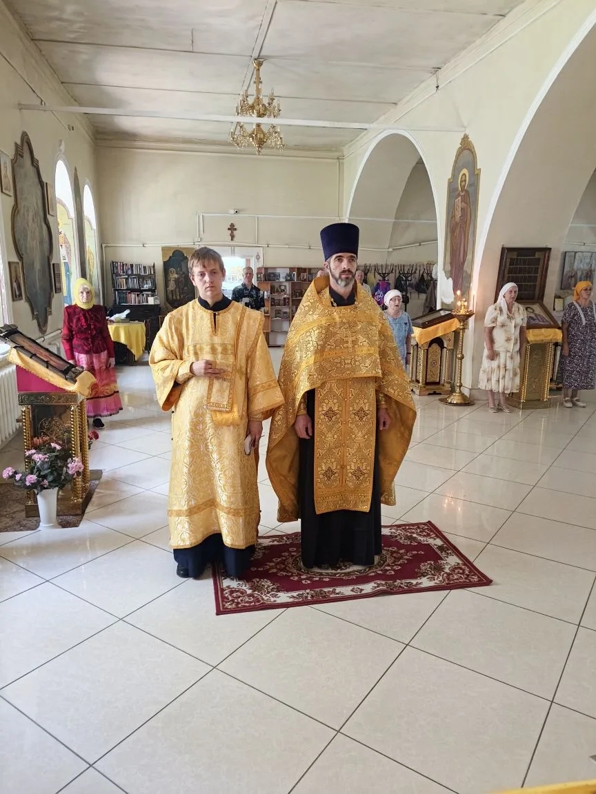 В канун Недели 2-ой по Пятидесятнице в Введенском храме совершили Всенощное бдение